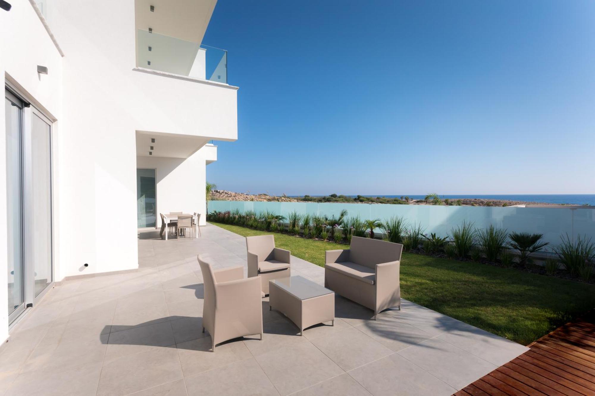 Sea Pearl Beachfront Villas - Breeze Ajía Nápa Kültér fotó
